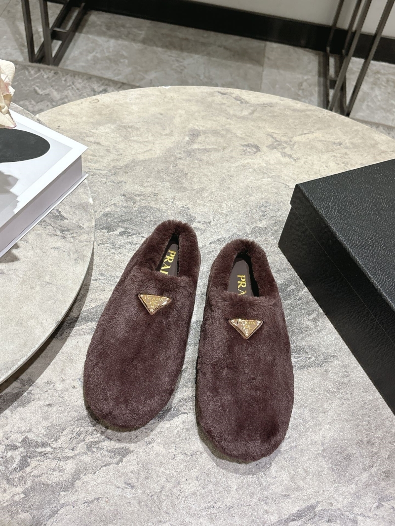 Pra*a slippers